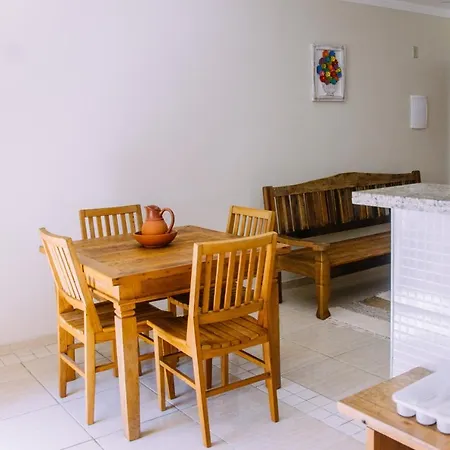 Apto no Itaguá, 2 dts, wifi, piscina e ar condicionado-2
